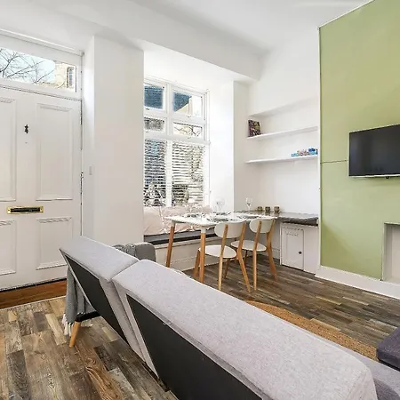 Centre 2 Bedroom Main Door 公寓