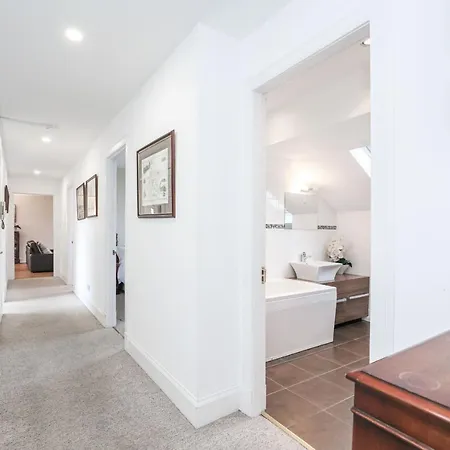 Luxury 3 Bed Royal Mile Апартаменты