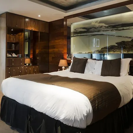 Le Monde Hotel