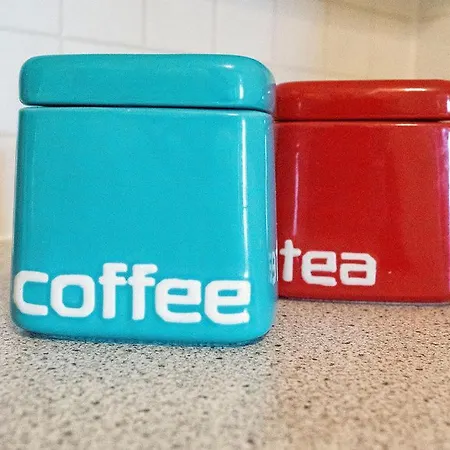 Modern 1br Flat - Free Parking + Lift *