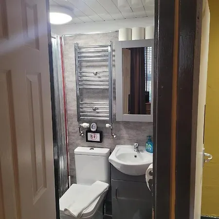 Gasthof The - No 8 Edinburgh