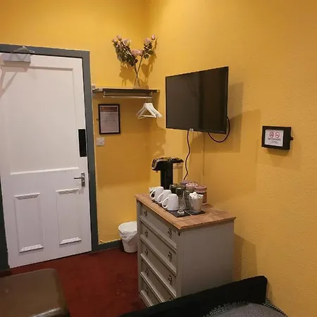 The - No 8 Gasthuis *