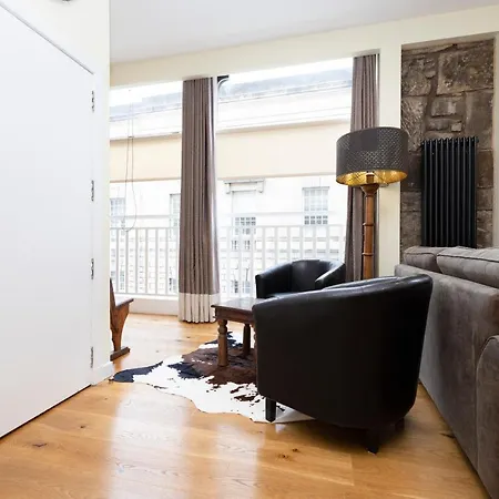 Joivy 1 Bed Flat In Old Town, Next To St Giles Cathedral Edynburg