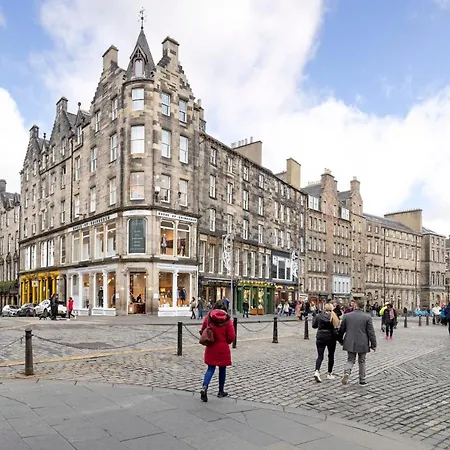 Joivy 1 Bed Flat In Old Town, Next To St Giles Cathedral * Edinburg
