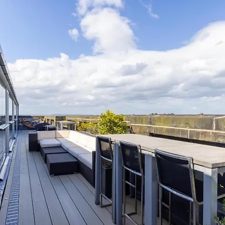 Joivy Beautiful Penthouse With Terrace & Jacuzzi *