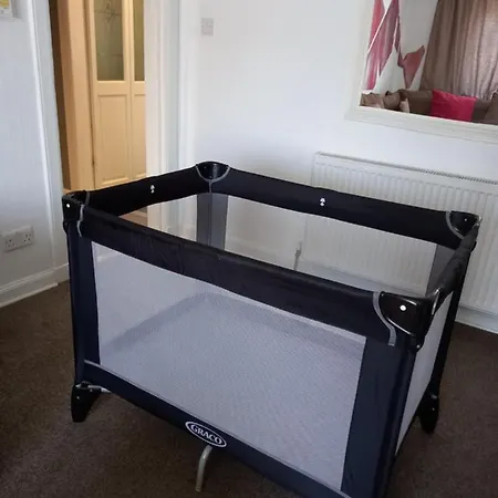 White House In Edinburgh, 2 Bedroom Good Location Edinburgh