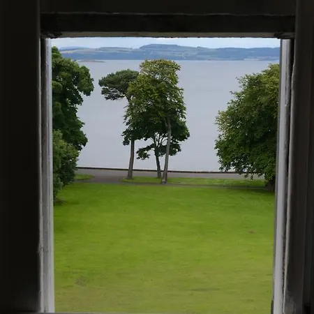 Almond House Πανσιόν 2*