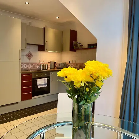 Apartmán - With Balcony And Secure Garage Parking Edinburgh