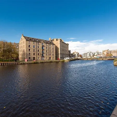 Lovely 2 Bedroom B-listed Converted Whisky Bond Apartman *