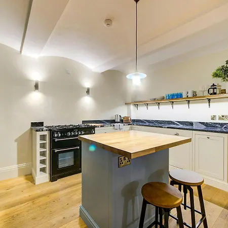 Super Castle Basement *