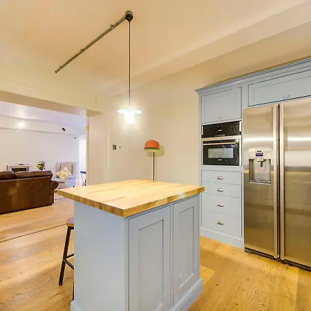 Super Castle Basement *