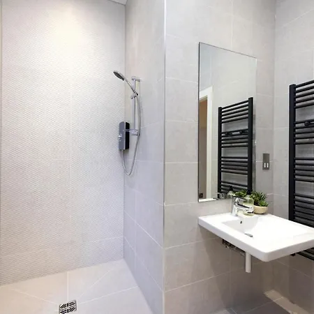 Apartamento Joivy Tasteful On Rose South Edimburgo