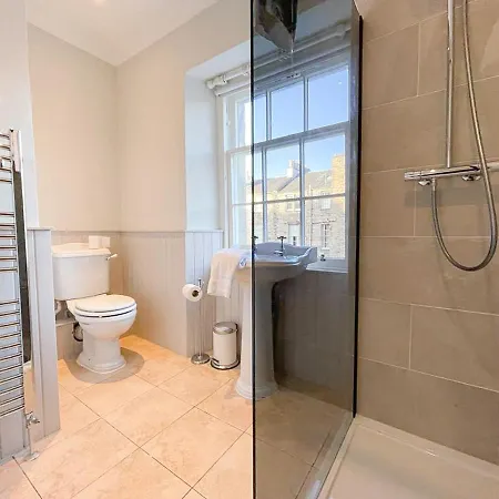 Sophisticated 3br With Garden, Quiet New Town Lane Edinburgh
