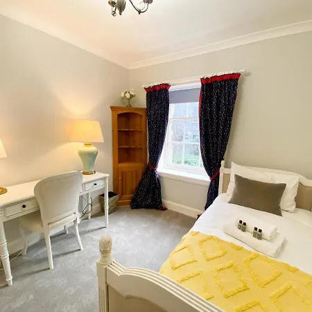 Apartmán Sophisticated 3br With Garden, Quiet New Town Lane *