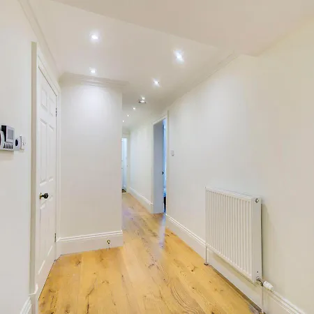 Super Castle Basement Appartement