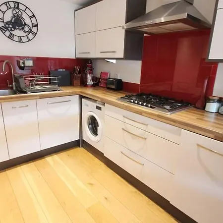 Spacious 2 Bed, 2 Bath -the Shore, Leith Appartement