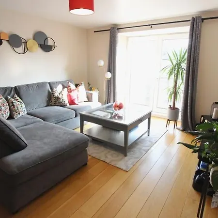 Spacious 2 Bed, 2 Bath -the Shore, Leith Edimburgo
