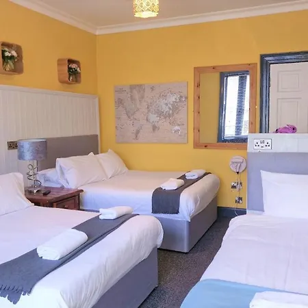 Hotell 48 Gilmore Place Residences