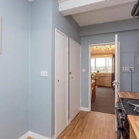 Spacious 3db -15 Minutes From Centre