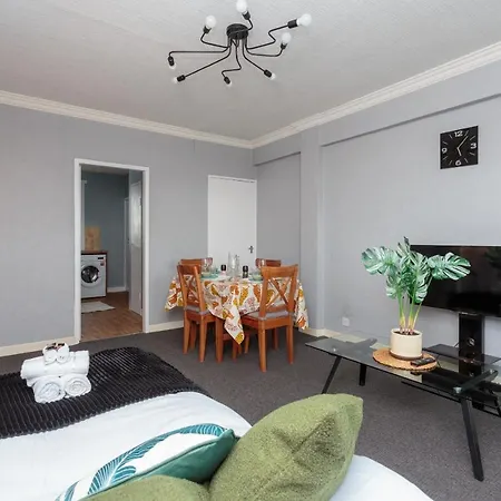 Spacious 3db -15 Minutes From Centre