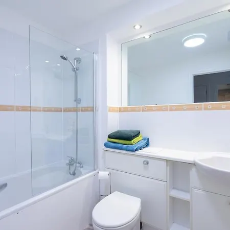 Pilrig Flat: A Lovely 5-bed With A Lift Lejlighed *