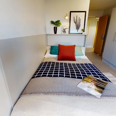 Apartamento And Ensuite Bedrooms With Shared Kitchen At Fountainbridge In