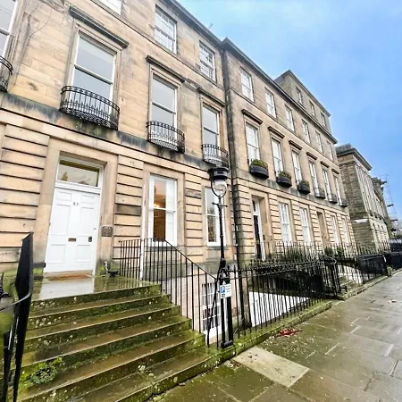 2bed, Private Garden & Fireplace, Near Water Of Leith דירה אדינבורו