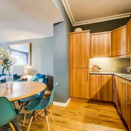 아파트 Broughton Place - Beautiful New Town Garden Flat *