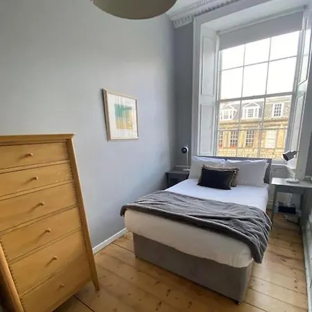 Georgian Townhouse In The Centre - Broughton Place 아파트 *