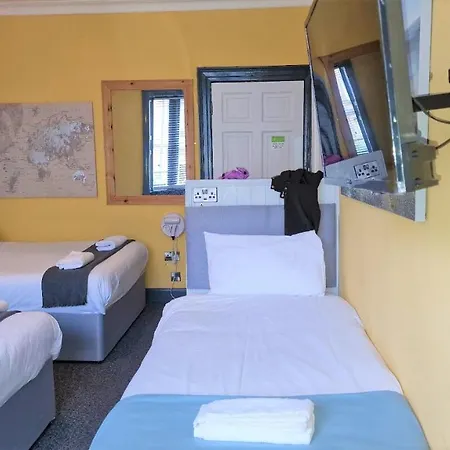 48 Gilmore Place Residences Hotell