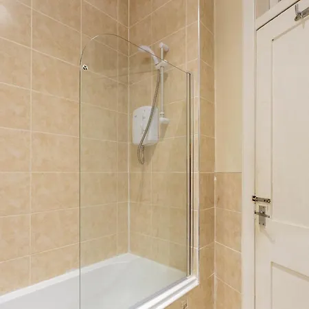 Cute - 1bd Near Centre - Leith Walk 아파트 *