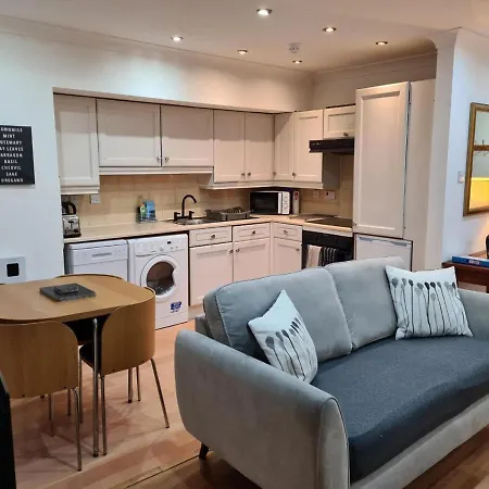 4 New Assembly Close - Royal Mile Appartement *