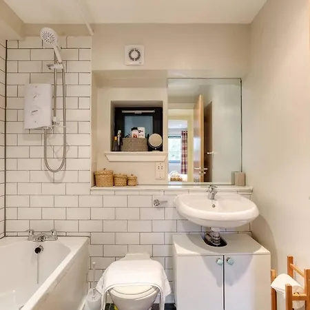 Apartament *amazing Location!*in Heart Of The City. 2br & Cot *