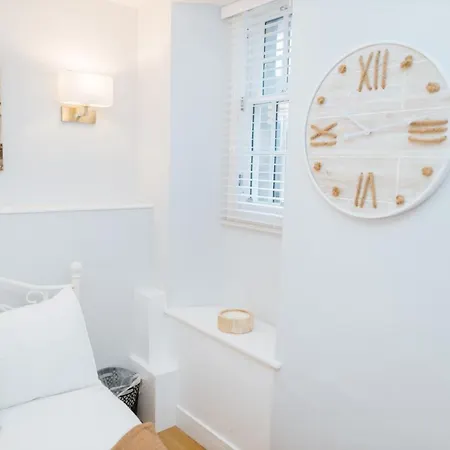 Luxury Modern 3 Bedroom In Centre 公寓 *