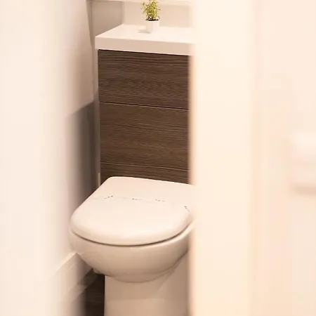Luxury Modern 3 Bedroom In Centre 公寓