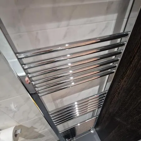 Cosy Roseburn Apartment, - 2 Bedrooms, Free Parking エディンバラ