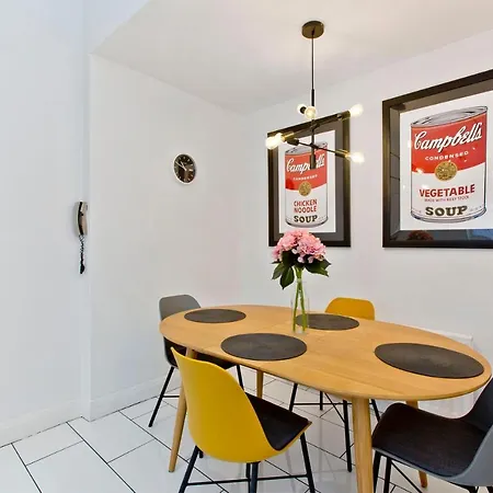 Exquisite & Lively With Fireplace & Panoramic Views Appartement