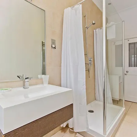 Exquisite & Lively With Fireplace & Panoramic Views Эдинбург