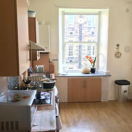 Apartment Stunning 3-bed In Edinburgh