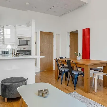 Luxury 3 Bed 2 Bath Main Door Apartm At Wardie Bay Edimburgo