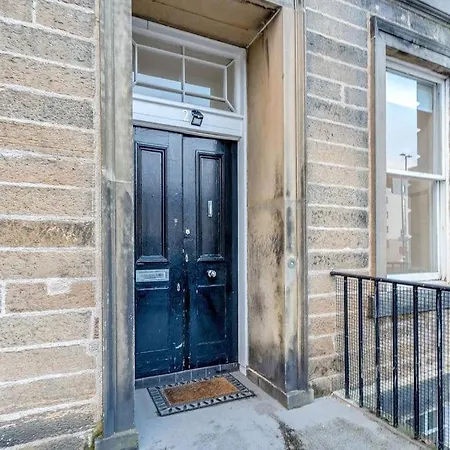 Appartamento Luxury 3 Bed 2 Bath Main Door Apartm At Wardie Bay Edimburgo