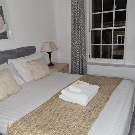 4 New Assembly Close - Royal Mile * Edinburgh