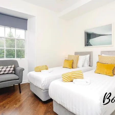 Bright New Town 2br-1ba, 1 Min To George St By Bonjour Residences *