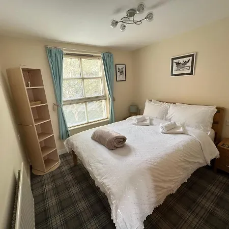 Old Town, Free Parking, Outlander Experience Apartment *