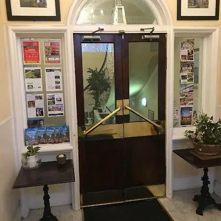 The Claremont Otel 3*