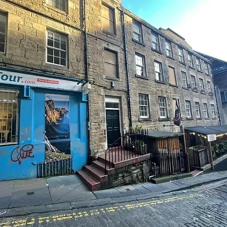 Royal Mile Old Fishmarket Close Апартаменты *