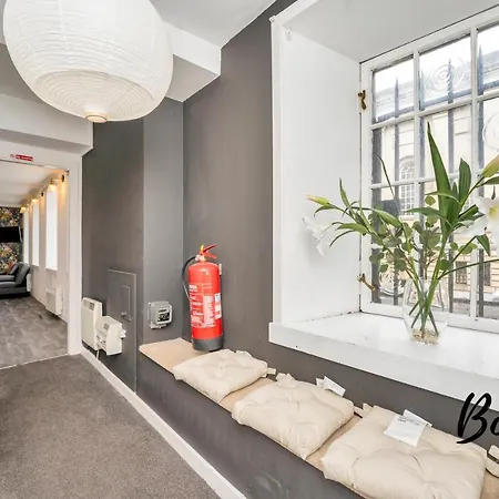 Vosges - Royal Mile 5br-2ba - Free Parking & Private Entrance By Bonjour Residences
