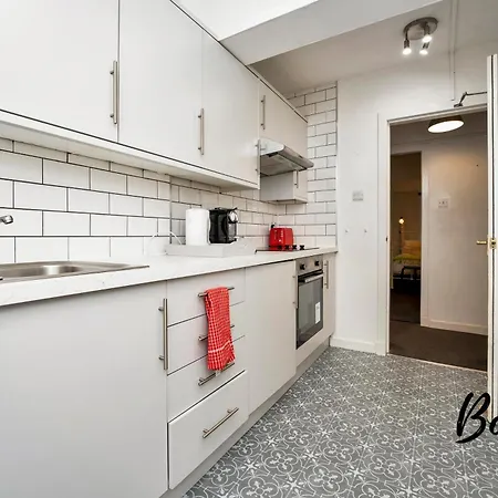 Vosges - Royal Mile 5br-2ba - Free Parking & Private Entrance By Bonjour Residences Apartamento Edimburgo