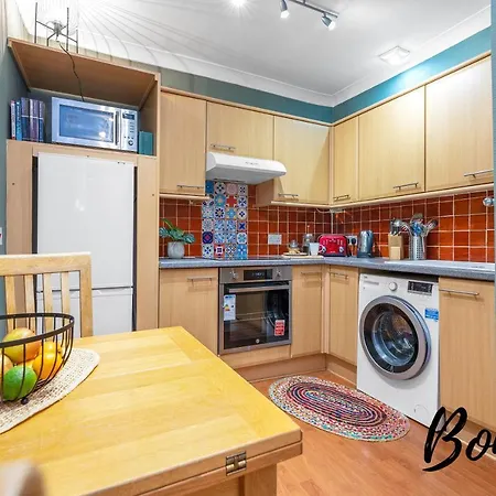 Lafayette - Cozy 2br-1ba Near Princes Street By Bonjour Residences Daire Edinburgh