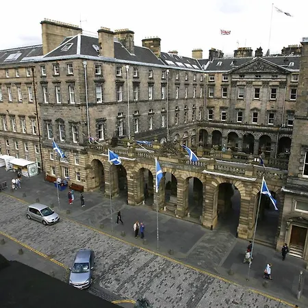 Parliament Sq 12 Royal Mile 에든버러